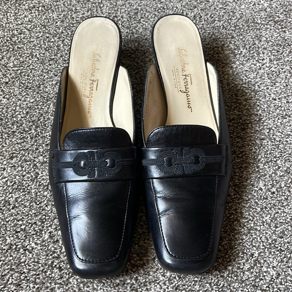 Vintage Salvatore Ferragamo Marcella leather mules